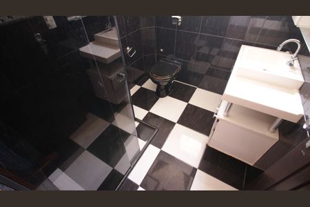 Casa à venda com 200m², 4 quartos e 4 vagasBanheiro 2