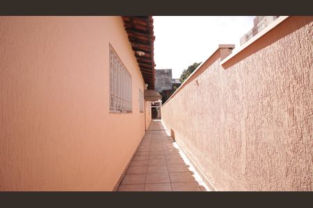 Casa à venda com 200m², 4 quartos e 4 vagasCorredor