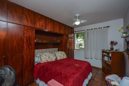 Casa à venda com 160m², 3 quartos e 3 vagas Casa à venda com 160m², 3 quartos e 3 vagasQuarto 2