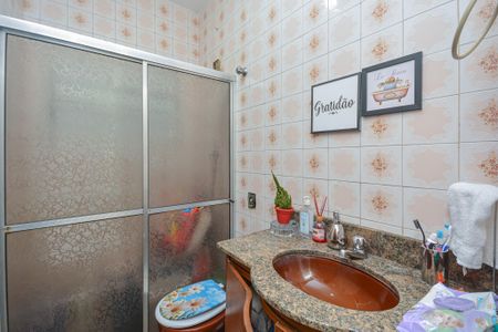 Casa à venda com 160m², 3 quartos e 3 vagas Casa à venda com 160m², 3 quartos e 3 vagasBanheiro 1