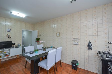 Casa à venda com 160m², 3 quartos e 3 vagas Casa à venda com 160m², 3 quartos e 3 vagasCozinha