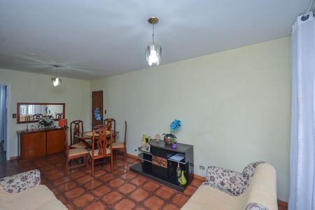 Casa à venda com 160m², 3 quartos e 3 vagas Casa à venda com 160m², 3 quartos e 3 vagasSala