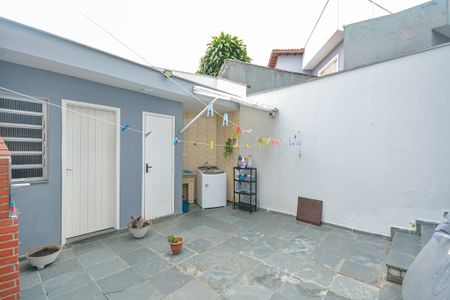 Casa à venda com 160m², 3 quartos e 3 vagas Casa à venda com 160m², 3 quartos e 3 vagasQuintal