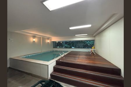 Apartamento à venda com 55m², 1 quarto e 1 vaga Apartamento à venda com 55m², 1 quarto e 1 vagaÁrea comum - piscina