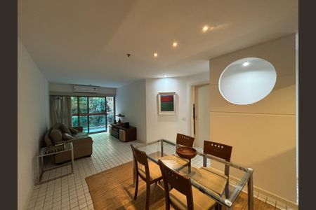 Apartamento à venda com 55m², 1 quarto e 1 vaga Apartamento à venda com 55m², 1 quarto e 1 vagaSala