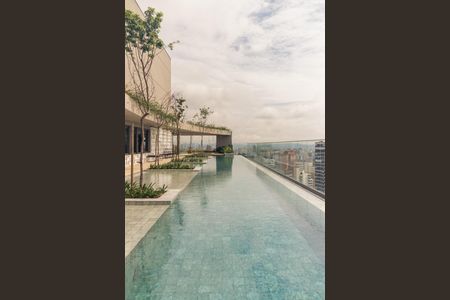 Studio para alugar com 30m², 1 quarto e sem vaga Studio para alugar com 30m², 1 quarto e sem vagaÁrea comum - Piscina
