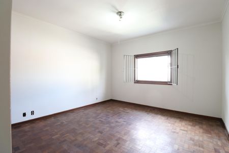 Casa à venda com 189m², 3 quartos e 2 vagasSuíte