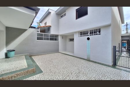 Casa à venda com 189m², 3 quartos e 2 vagasQuintal 
