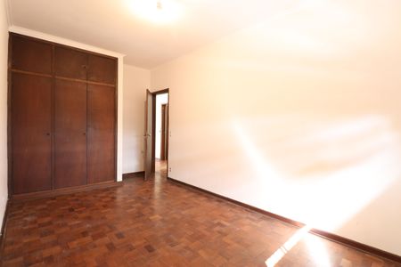 Casa à venda com 189m², 3 quartos e 2 vagasQuarto 2