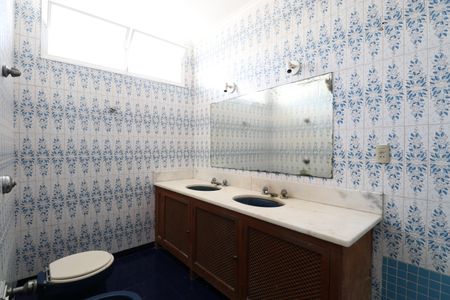 Casa à venda com 189m², 3 quartos e 2 vagasBanheiro da Suíte