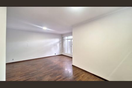 Casa à venda com 189m², 3 quartos e 2 vagasSala