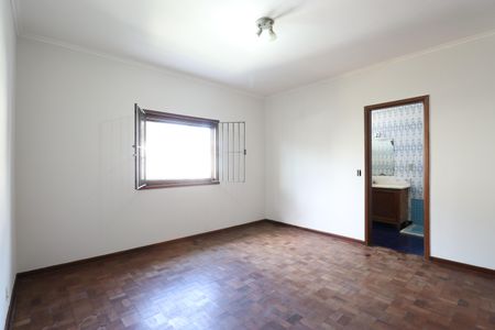 Casa à venda com 189m², 3 quartos e 2 vagasSuíte