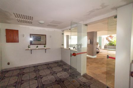 Apartamento para alugar com 84m², 2 quartos e 2 vagasHall social