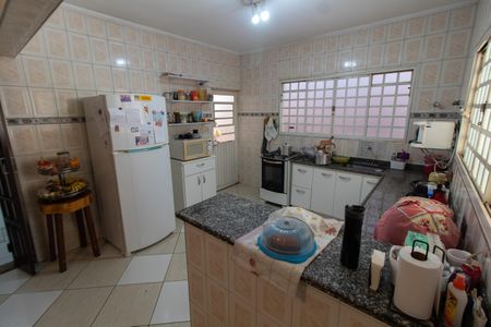 Casa à venda com 150m², 2 quartos e 2 vagas Casa à venda com 150m², 2 quartos e 2 vagasCozinha
