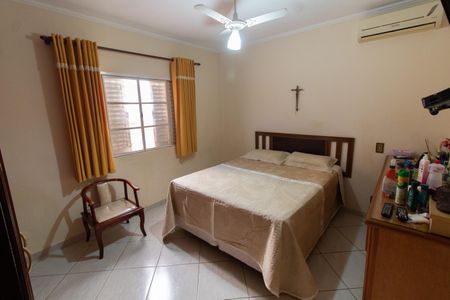 Casa à venda com 150m², 2 quartos e 2 vagas Casa à venda com 150m², 2 quartos e 2 vagasQuarto 2