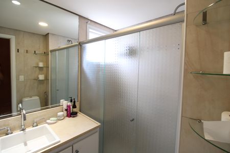 Apartamento à venda com 104m², 3 quartos e 2 vagasBanheiro da Suíte