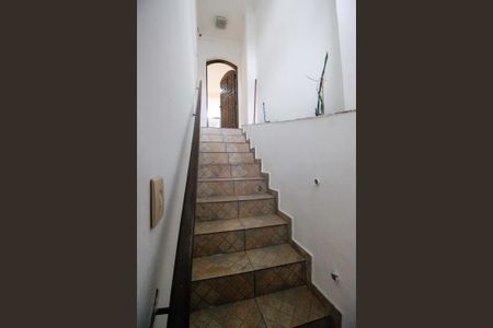 Casa à venda com 140m², 3 quartos e 1 vagaEscada externa