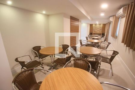 Apartamento à venda com 85m², 2 quartos e 2 vagas Apartamento à venda com 85m², 2 quartos e 2 vagasÁrea comum - Salão de festas