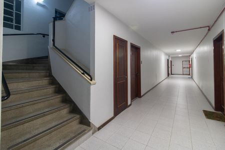 Apartamento à venda com 70m², 2 quartos e sem vagaEscadas