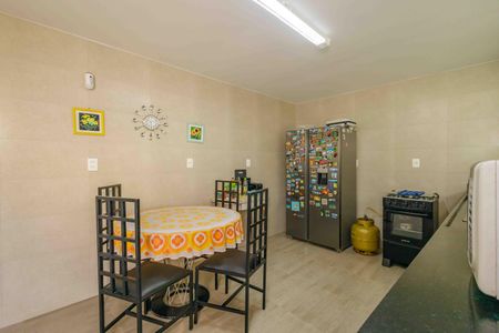 Casa de condomínio à venda com 360m², 3 quartos e 2 vagas Casa de condomínio à venda com 360m², 3 quartos e 2 vagasCozinha