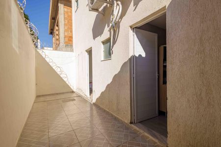 Casa de condomínio à venda com 360m², 3 quartos e 2 vagas Casa de condomínio à venda com 360m², 3 quartos e 2 vagasÁrea de Serviço