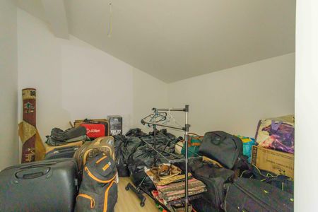 Casa de condomínio à venda com 360m², 3 quartos e 2 vagas Casa de condomínio à venda com 360m², 3 quartos e 2 vagasSótão