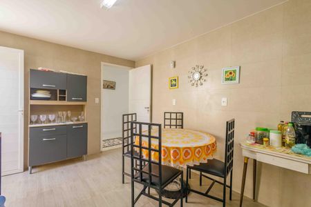 Casa de condomínio à venda com 360m², 3 quartos e 2 vagas Casa de condomínio à venda com 360m², 3 quartos e 2 vagasCozinha