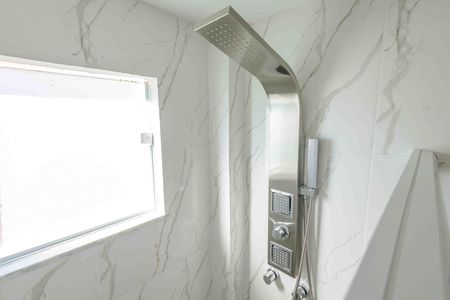 Casa de condomínio à venda com 360m², 3 quartos e 2 vagas Casa de condomínio à venda com 360m², 3 quartos e 2 vagasBanheiro da Suíte 3