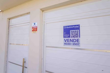 Casa de condomínio à venda com 360m², 3 quartos e 2 vagas Casa de condomínio à venda com 360m², 3 quartos e 2 vagasPlaquinha