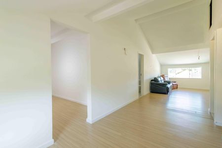 Casa de condomínio à venda com 360m², 3 quartos e 2 vagas Casa de condomínio à venda com 360m², 3 quartos e 2 vagasSótão