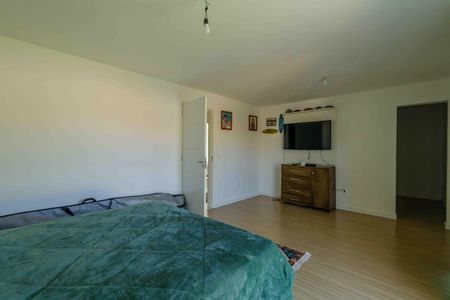 Casa de condomínio à venda com 360m², 3 quartos e 2 vagas Casa de condomínio à venda com 360m², 3 quartos e 2 vagasSuíte 1