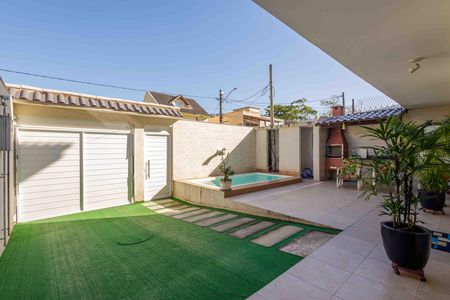 Casa de condomínio à venda com 360m², 3 quartos e 2 vagas Casa de condomínio à venda com 360m², 3 quartos e 2 vagasÁrea de Lazer