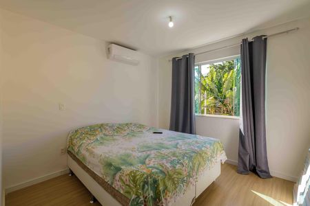 Casa de condomínio à venda com 360m², 3 quartos e 2 vagas Casa de condomínio à venda com 360m², 3 quartos e 2 vagasSuíte 2