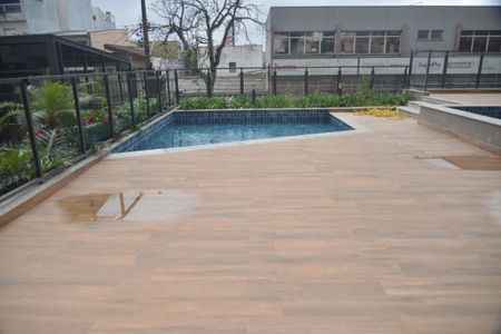 Apartamento à venda com 83m², 2 quartos e 2 vagasÁrea comum - Piscina