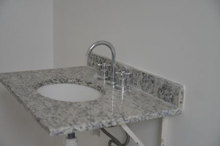 Apartamento à venda com 83m², 2 quartos e 2 vagasBanheiro da Suíte 2