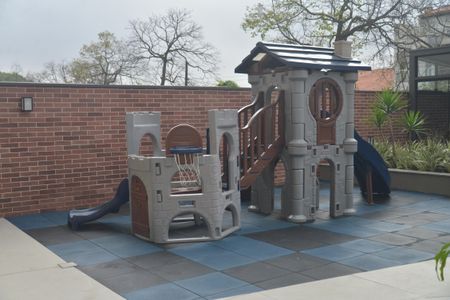 Apartamento à venda com 83m², 2 quartos e 2 vagasÁrea comum - Playground