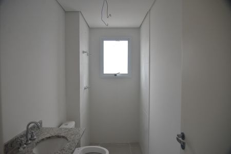 Apartamento à venda com 83m², 2 quartos e 2 vagasBanheiro da Suíte 2