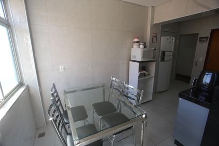 Apartamento para alugar com 213m², 4 quartos e 3 vagasCozinha
