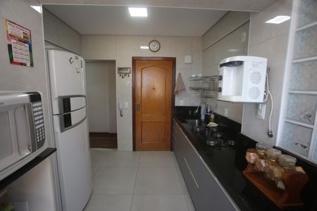 Apartamento para alugar com 213m², 4 quartos e 3 vagasCozinha