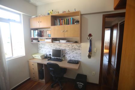 Apartamento para alugar com 213m², 4 quartos e 3 vagasQuarto