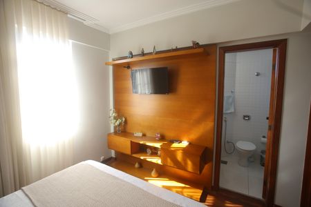 Apartamento para alugar com 213m², 4 quartos e 3 vagasSuíte