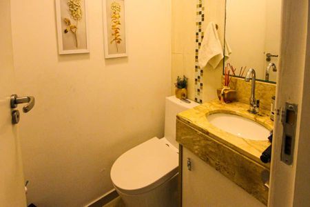 Casa à venda com 200m², 3 quartos e 2 vagasLavabo