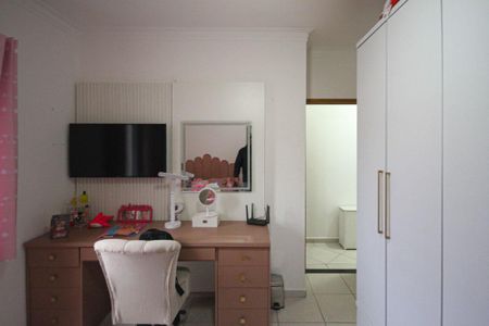 Casa à venda com 200m², 3 quartos e 2 vagasQuarto