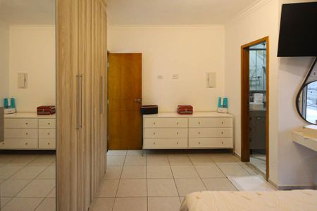 Casa à venda com 200m², 3 quartos e 2 vagasSuíte