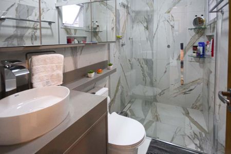 Casa à venda com 200m², 3 quartos e 2 vagasBanheiro da Suite