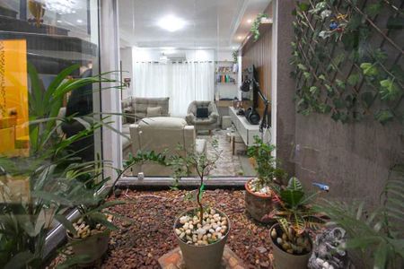 Casa à venda com 200m², 3 quartos e 2 vagasJardim de inverno