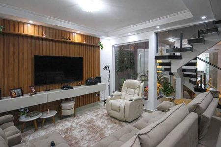 Casa à venda com 200m², 3 quartos e 2 vagasSala