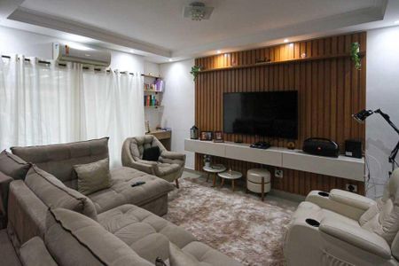 Casa à venda com 200m², 3 quartos e 2 vagasSala