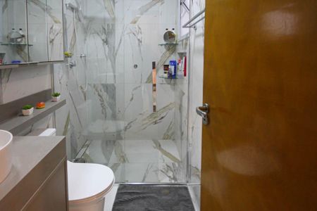 Casa à venda com 200m², 3 quartos e 2 vagasBanheiro da Suite