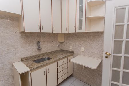 Apartamento à venda com 126m², 3 quartos e 2 vagas Apartamento à venda com 126m², 3 quartos e 2 vagasCozinha